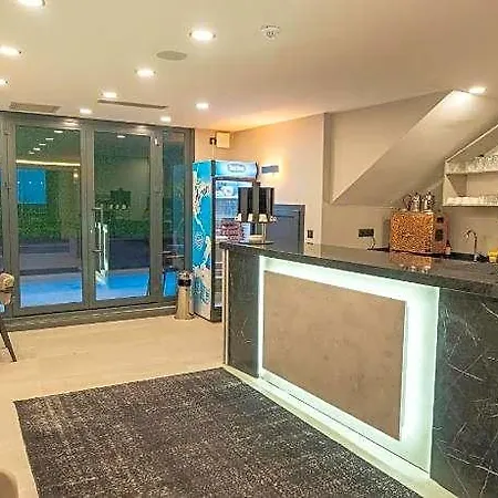 Hotel Comfort Point Three