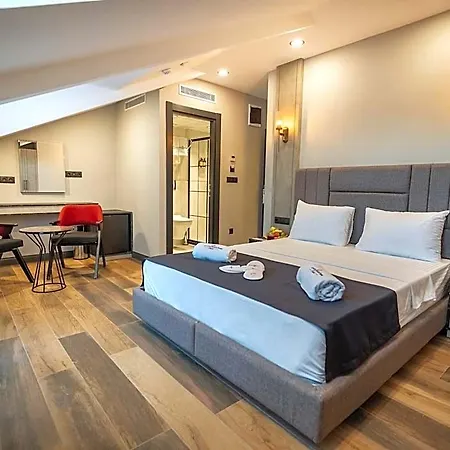 Comfort Point Three Hotel *