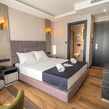 Comfort Point Three Hotel