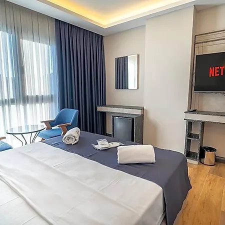 Hotel Comfort Point Three *