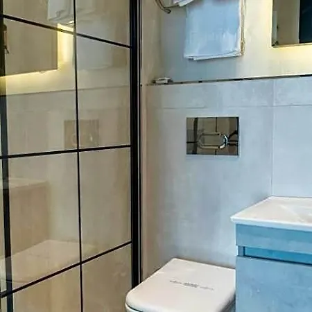 Hotel Comfort Point Three *